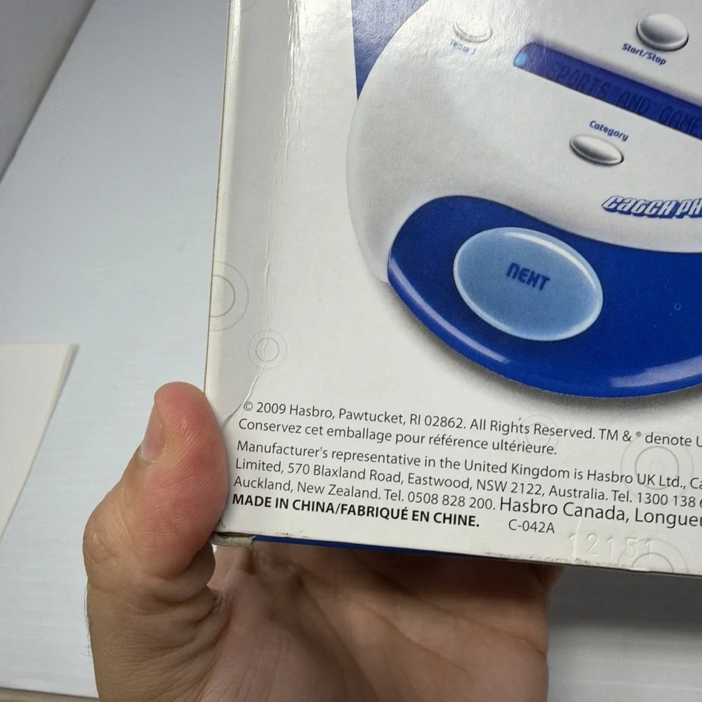 2009 Catch Phrase Electronic Handheld Party Game New Old Stock